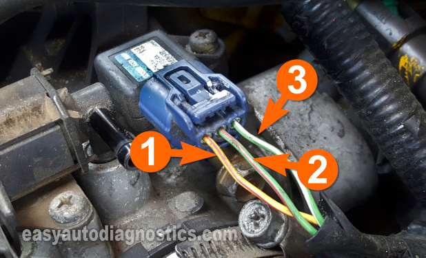 Verifying MAP Sensor Has 5 Volts And Ground. How To Test The MAP Sensor (2002, 2003, 2004 2.4L Honda CR-V)