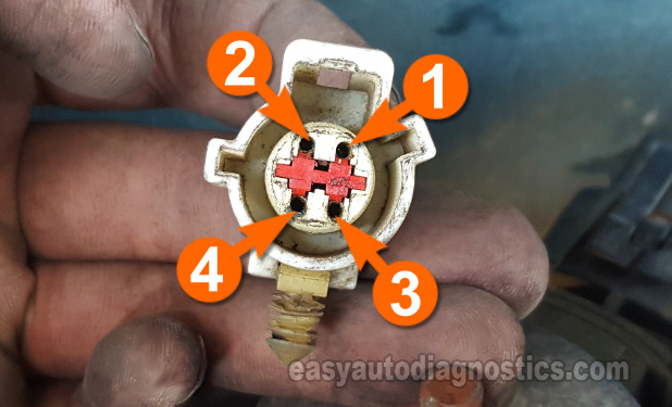 Front View Of Engine Wiring Harness O2 Connector Of Bank 1 O2 Sensor. Oxygen Sensor Circuit Diagram (1994 3.0L Ford Ranger And Mazda B3000)