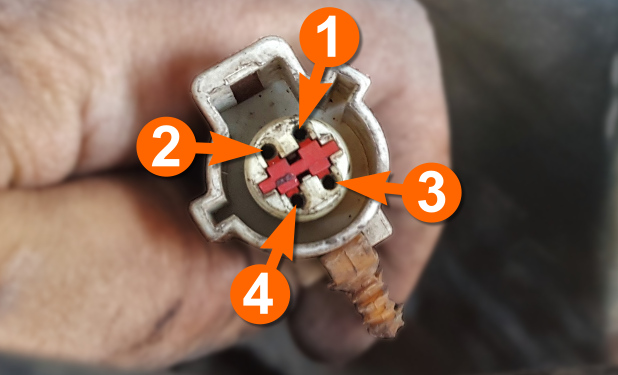 Front View Of Engine Wiring Harness O2 Connector Of Bank 2 O2 Sensor. Oxygen Sensor Circuit Diagram (1994 3.0L Ford Ranger And Mazda B3000)